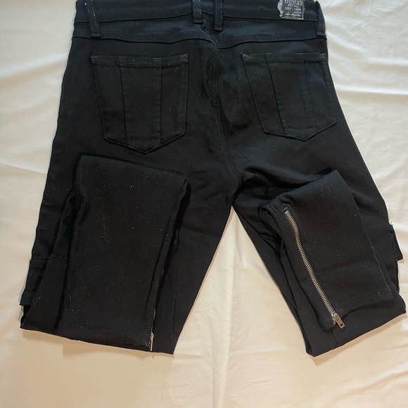 Guess low-rise black jeans - Picture 2 of 3